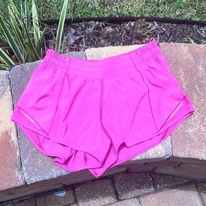 Lululemon Hotty Hot Low Rise 2.5” short